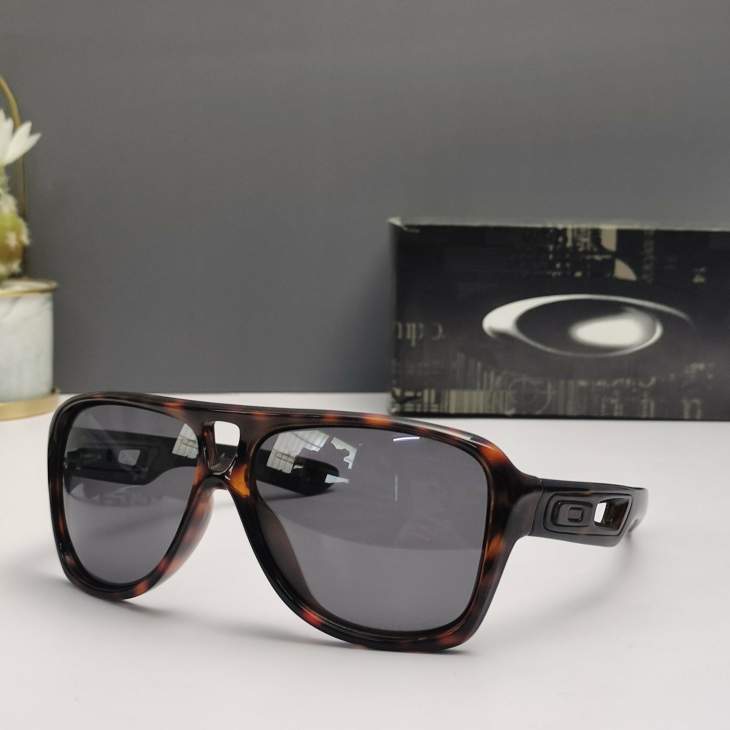 Picture of Oakley Sunglasses _SKUfw66123985fw